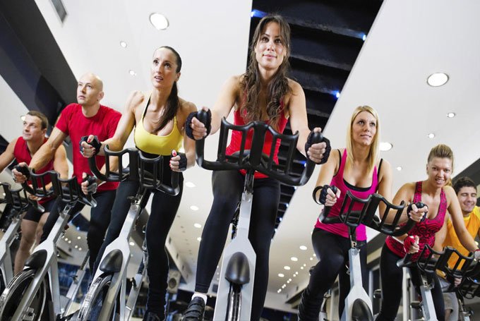 10 disciplinas fitness en el gimnasio de bajo impacto