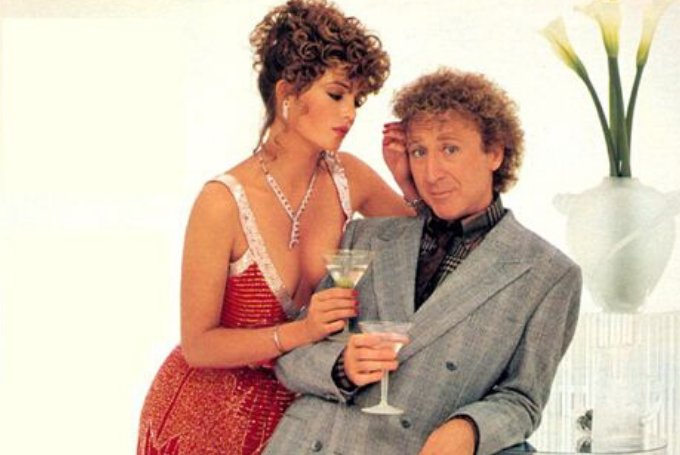 Una chica al rojo vivo en los 80s. El juego de La infidelidad en tiempo de comedia