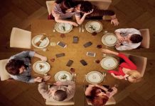 Perfectos desconocidos. El juego de la verdad en un mundo de mentiras