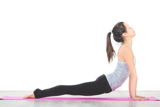 20 posturas de yoga para desarrollar fortaleza física y espiritual.